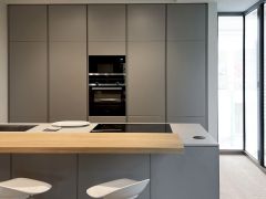 cucina arredo artigianale su misura di una villa a Giulianova Teramo di Manufactory Design