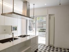 Arredo mobili artigianali casa abitazione privata a Roma di Manufactory Design