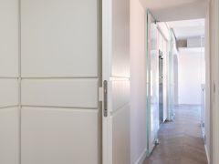 Arredo mobili artigianali casa privata abitazione a Roma di Manufactory Design