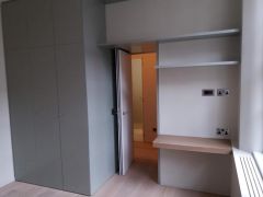 Arredo mobili artigianali casa abitazione privata a Londra di Manufactory Design
